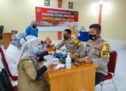 Tekan Penyebaran COVID-19 Pasca Lebaran, Polres Wakatobi Gelar Vaksinasi Massal