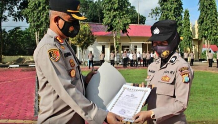 Personel Polres Buton Ini Dapat Penghargaan Police Of The Month