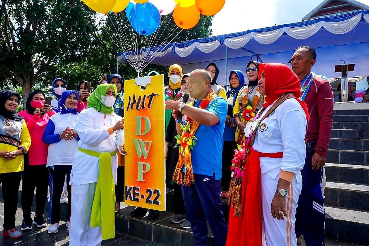 Pembukaan rangkaian lomba HUT DWP kota Baubau. Foto/ist.