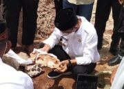 Letakan Batu Pertama Pembangunan Menara Masjid di Desa Dete, Bupati Wakatobi dan Rombongan Sumbang Rp 20 Juta