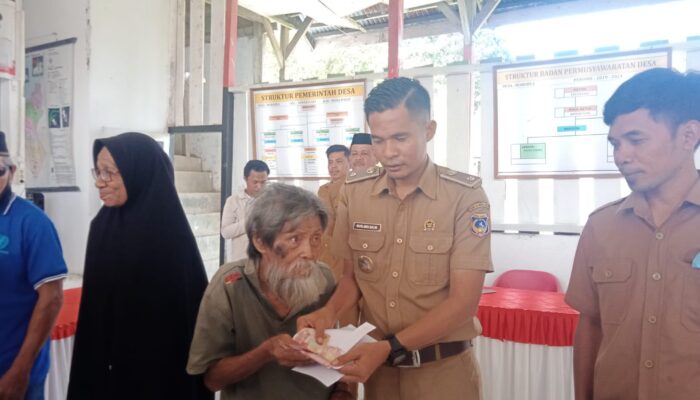 Pemerintah Desa Marobea Salurkan BLT Tahap Pertama