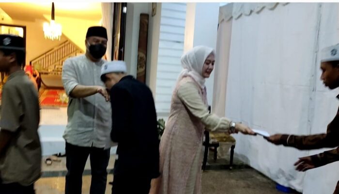 Bakal Calon Wali Kota Kendari Aksan Jaya Putra Santuni Anak Yatim
