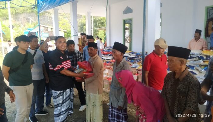 Berkah Ramadan, Umar Samiun Berbagi Paket Sembako
