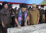 Sambangi Konawe Selatan, Kajati Sultra Resmikan Rumah Restorative Justice