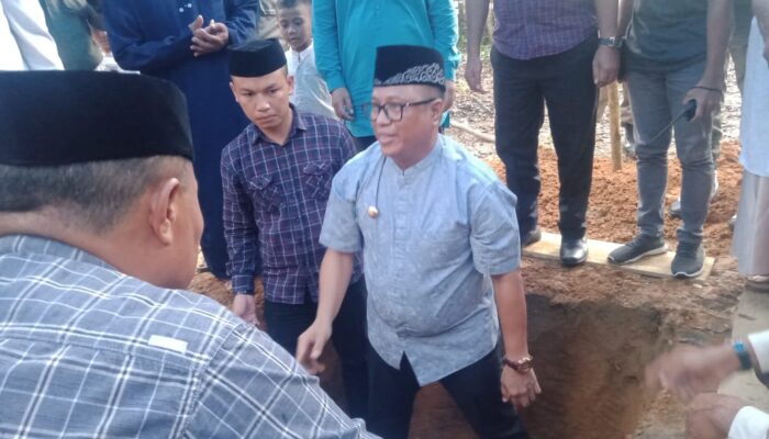 Pj Bupati Muna Barat Bantu Bangun Masjid, Ini Tanggapan Kepala Lurah Wamelai