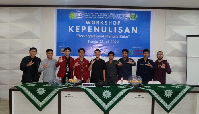 Mahasiswa FEBI UM Kendari Gelar Workshop Kepenulisan