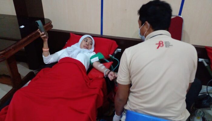 Aksi Serentak Donor Darah Sambut HUT ke-23 Balai POM Kendari