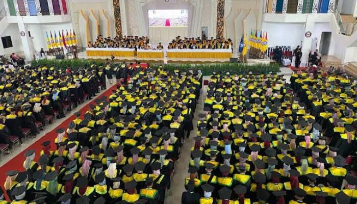 Wisuda UHO Periode Januari-April 2024 Cetak 2.001 Alumni