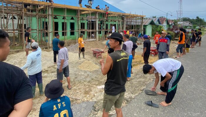 Bangkitkan Semangat Siar Islam, Pemdes dan Warga Lamoen Konsel Gotong Royong Bangun Masjid