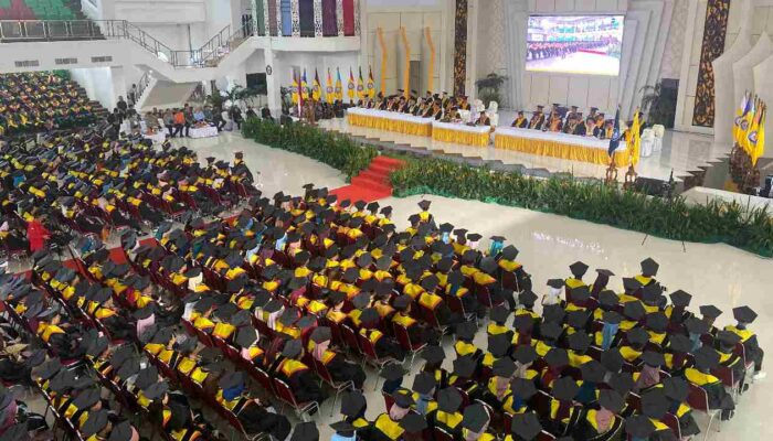 Prof Armid Perdana Pimpin Wisuda UHO: Sukses Itu Direncanakan, Bukan Kebetulan