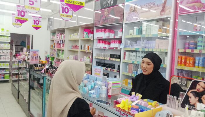 Efek Tren Korean Look, Lip Cream Glossy Make Over jadi Produk Paling Diminati di Kendari