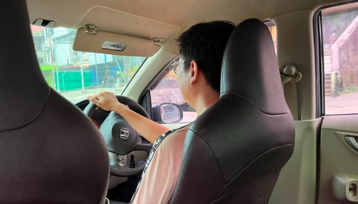 Kisah Driver GrabCar Kendari, Antar Puluhan Penumpang Sehari hingga Belajar Pentingnya Jaga Rating